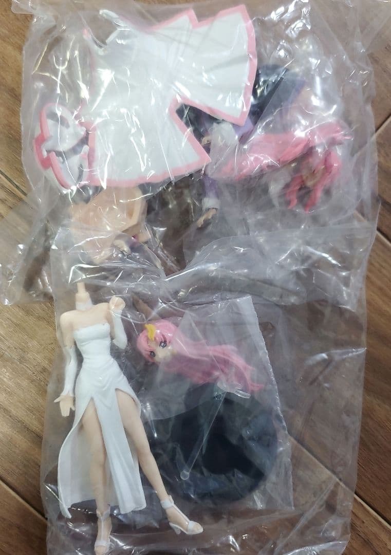 『機動戦士ガンダムSEED』 ヒロイン達の未開封フィギュア30体セット。