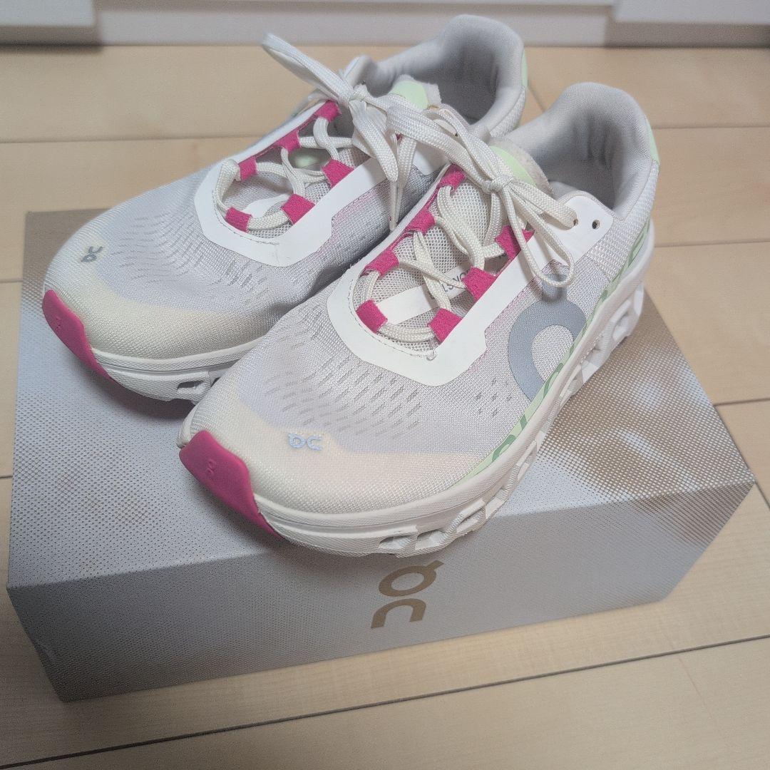 ON Cloud monster ランニングシューズ　23.5センチ