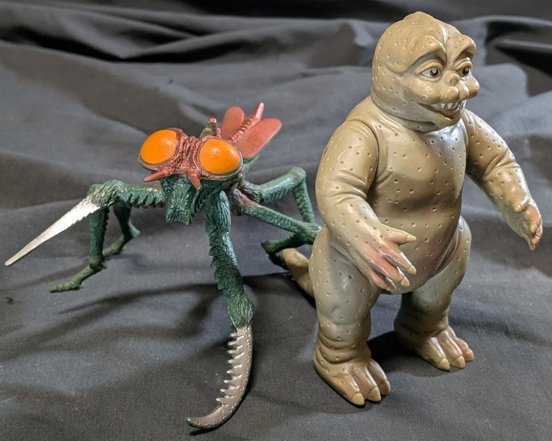 ミニラ＆カマキラス「ゴジラの息子」（バンダイ）ソフビフィギュア２体セット