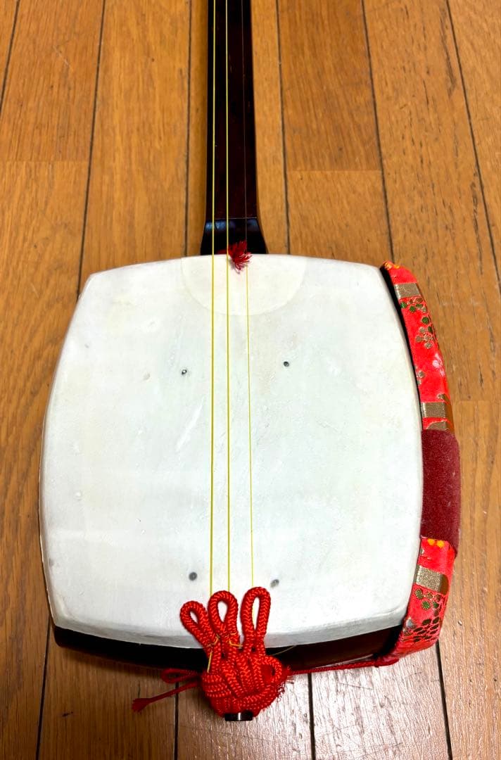 三味線本体 ハードケース付き（布袋付き） 破れなし