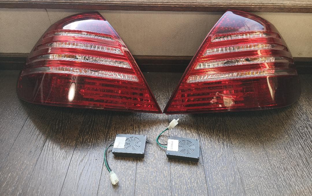 希望価格コメント欄へ　ベンツ　W211　Eクラスセダン　テールレンズASSY左右