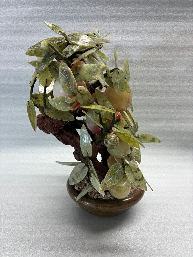 翡翠　桃　天然石　置物