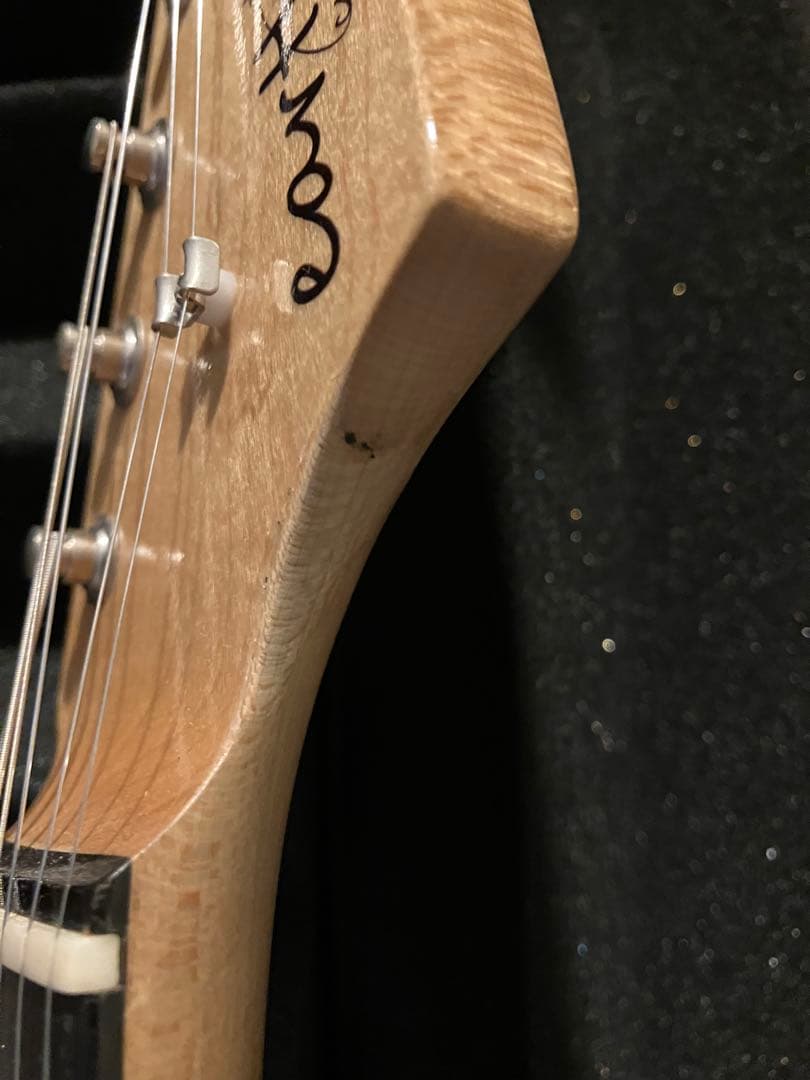 ストラトFenderピックアップ国産ボディとネック アトランシア