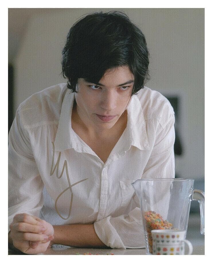 直筆サイン入り写真 エズラ・ミラー ジャスティス・リーグ SA鑑定済