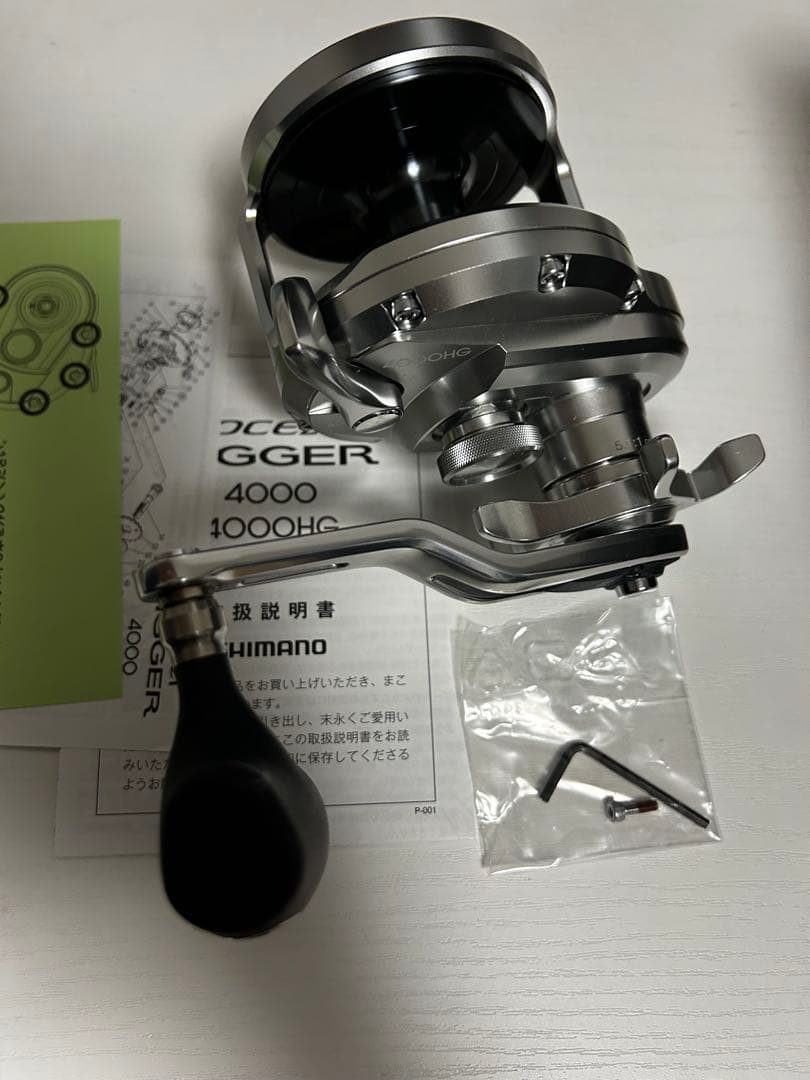 シマノ　ベイトリール 両軸 20 オシアジガー 4000HG (右)