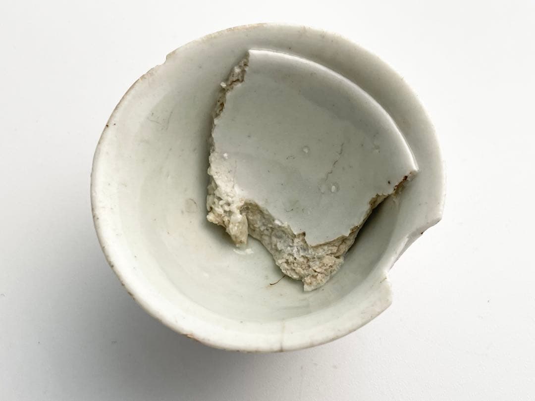 骨董　アンティーク　初期伊万里　白磁盃　杯　酒器　酒盃　残欠　出土　発掘