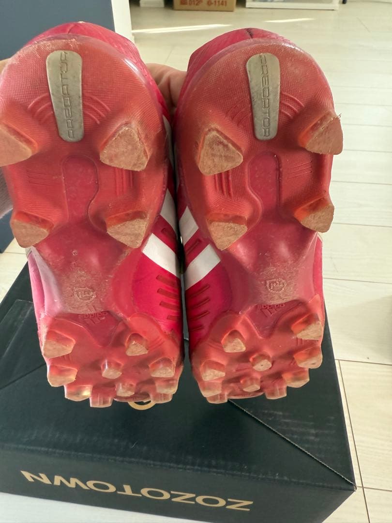 adidas サッカーシューズ ピンクプレデター
