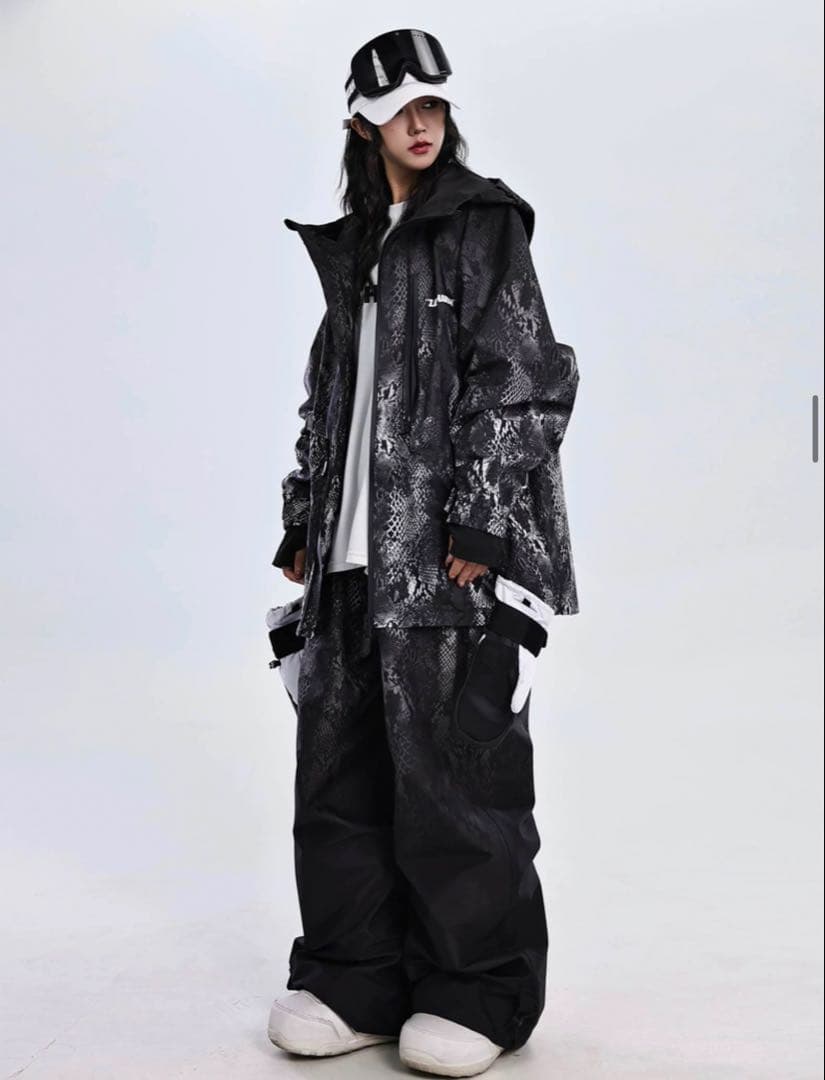 ZACHARIAH スノーボードウェア 蛇柄 ブラック　Sサイズ　男女兼用