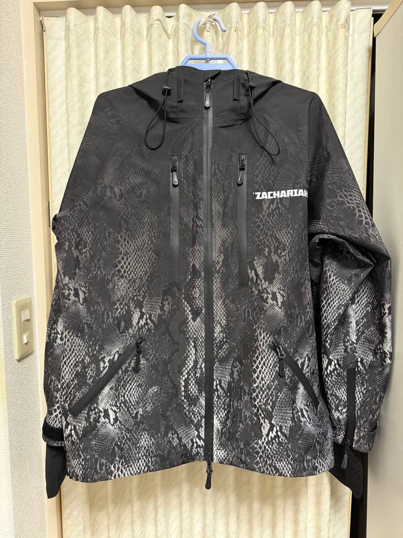 ZACHARIAH スノーボードウェア 蛇柄 ブラック　Sサイズ　男女兼用