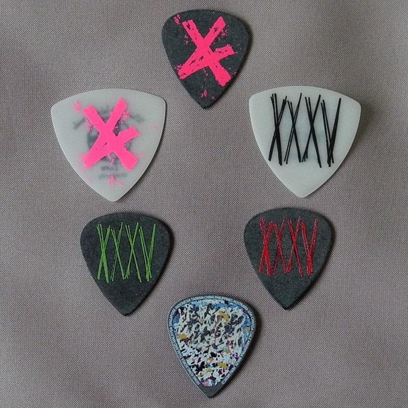 ONE OK ROCK ワンオクロック TORU ギターピック