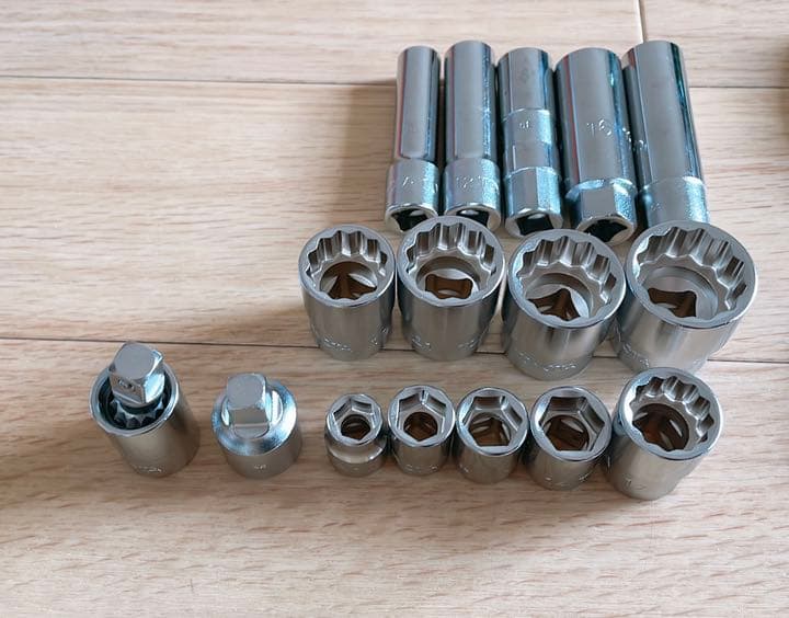 トヨタ純正工具　車整備士専用工具52点セット