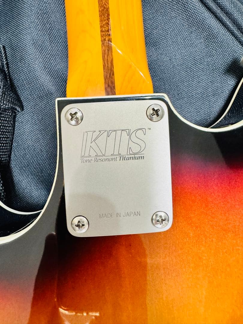 Squier by Fender ClassicVibeStarcaster改