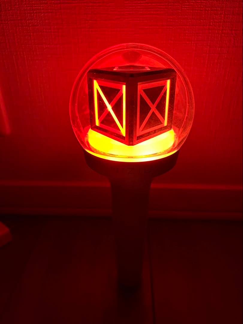 NiziU 公式ペンライト ストラップ付き