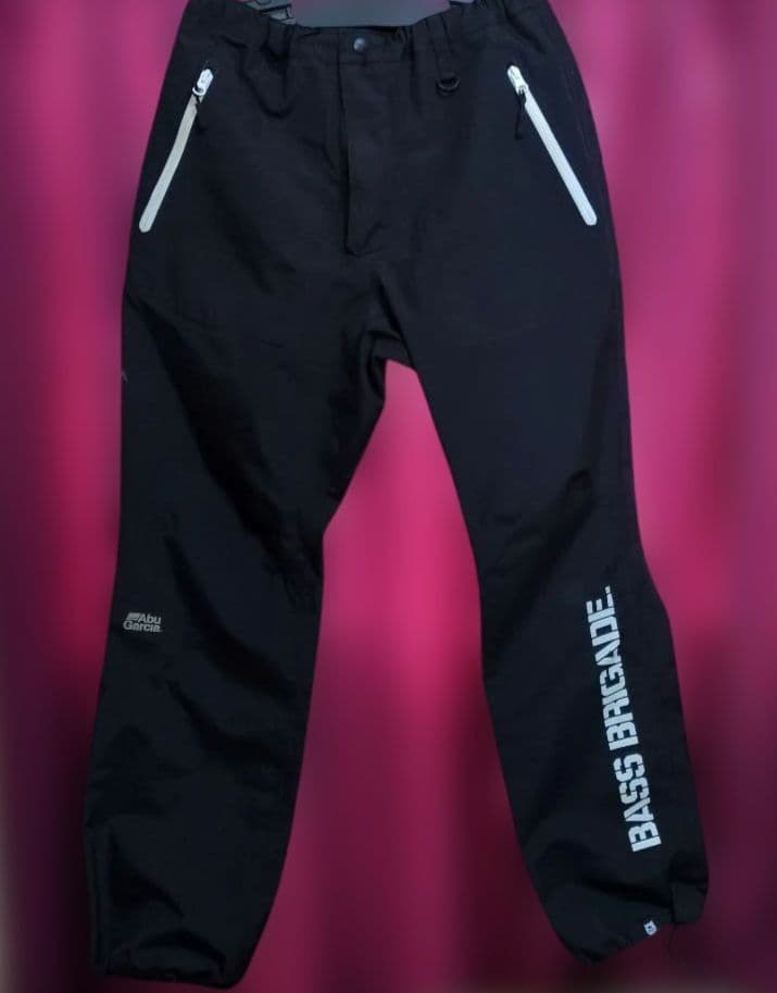 ★ ABU GARCIA X BASS BRIGADE レインスーツ★