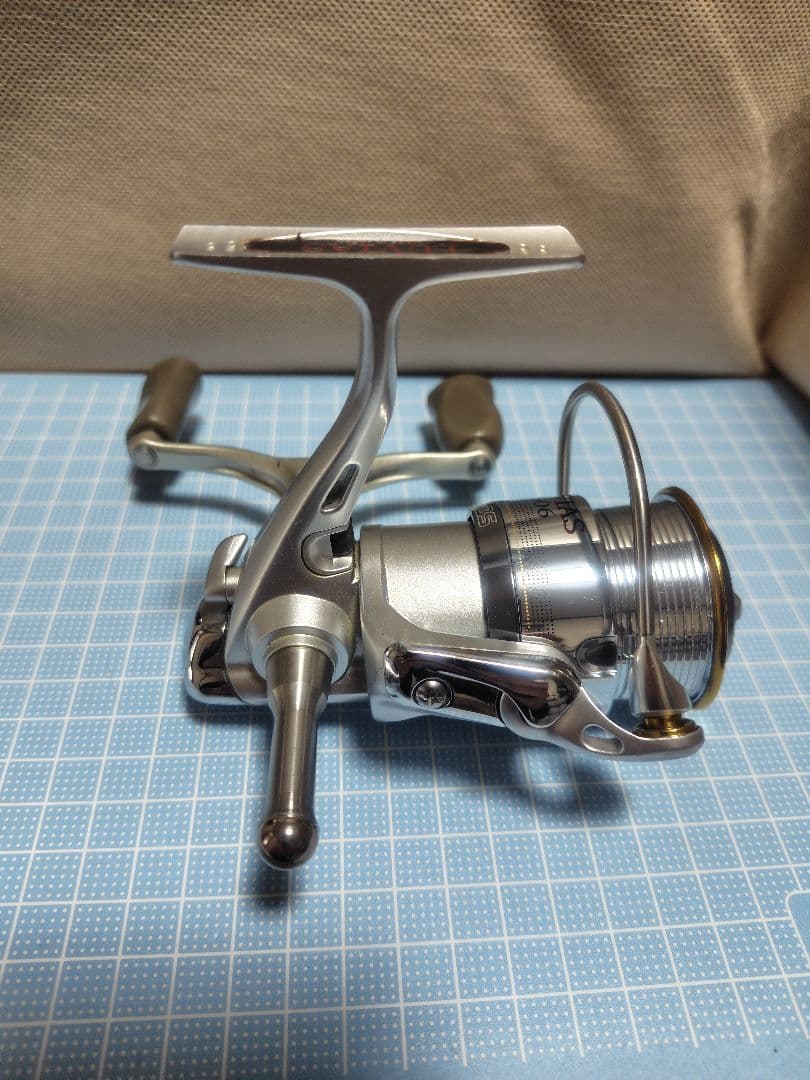 ダイワ LUVIAS 04ルビアス　2506 スピニングリール