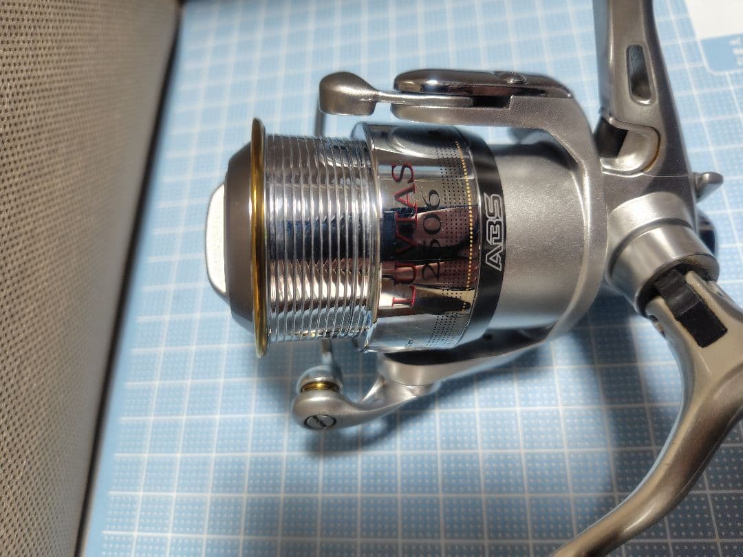 ダイワ LUVIAS 04ルビアス　2506 スピニングリール