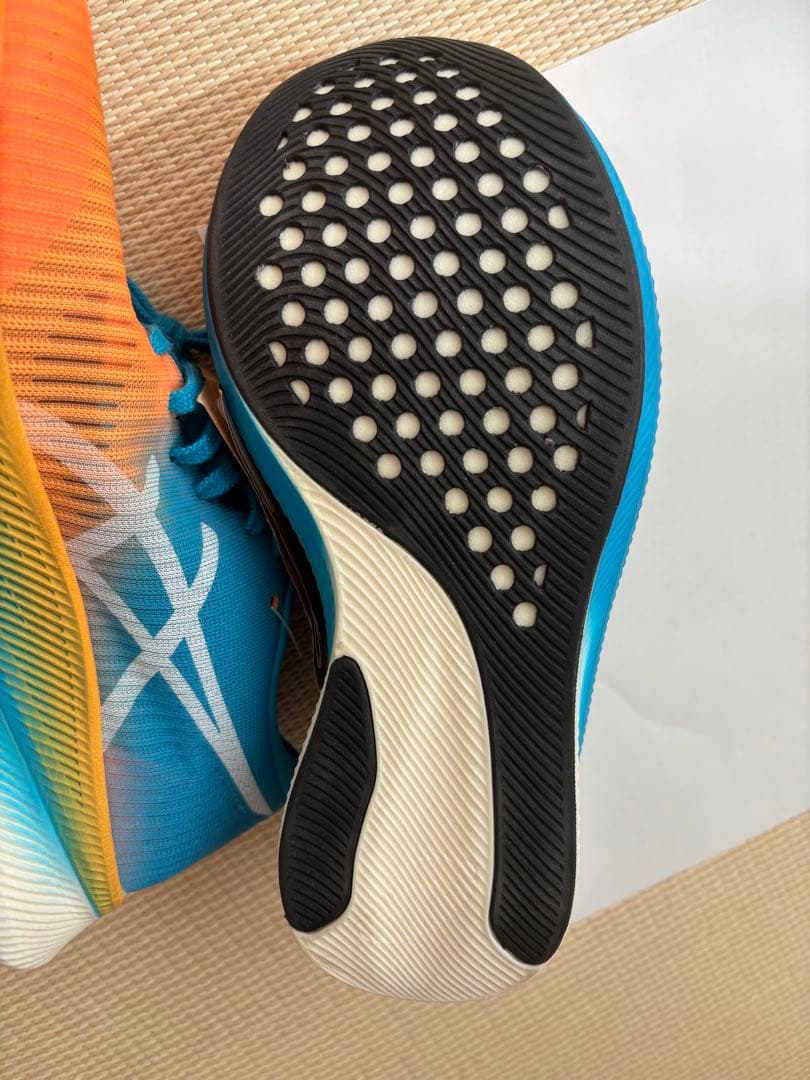 新品未使用　asics アシックス　23.5 スポーツ　陸上　メタスピードスカイ