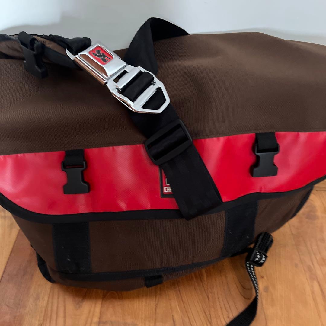 CHROME メッセンジャーバッグ ブラウン/レッド