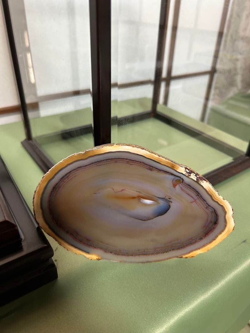 ローズクォーツ 弥勒菩薩像 ガラスケース入り