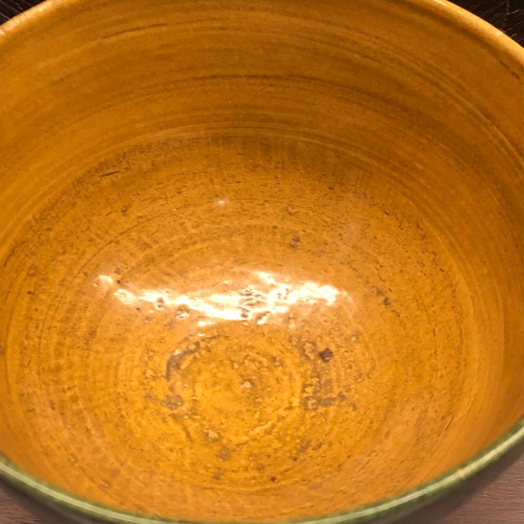 美しい古美術◾️蔵からかなり古そうな深い色合いの美しい抹茶茶碗が出て来ました。