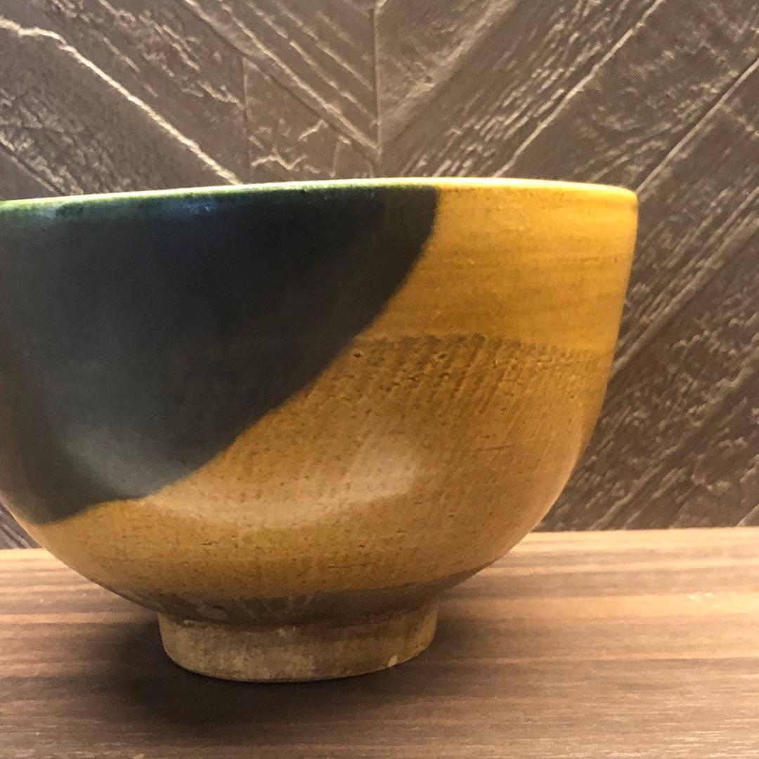 美しい古美術◾️蔵からかなり古そうな深い色合いの美しい抹茶茶碗が出て来ました。
