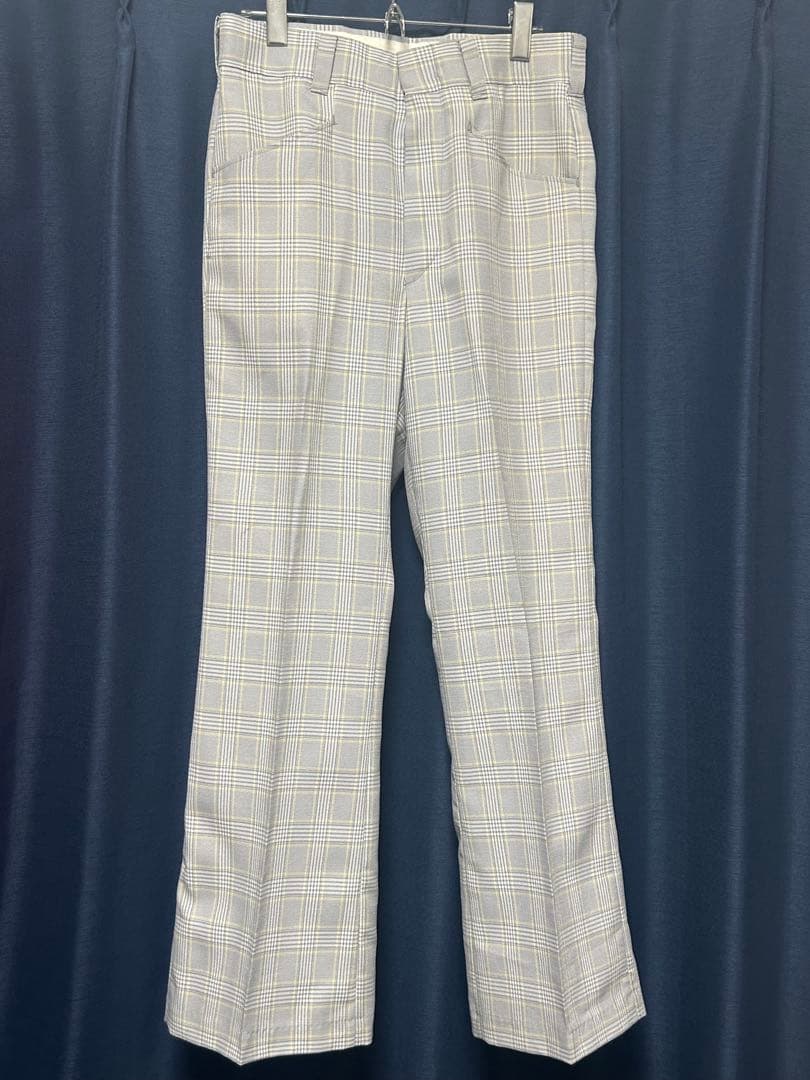 LEVI’S PANATELA チェックフレアパンツ