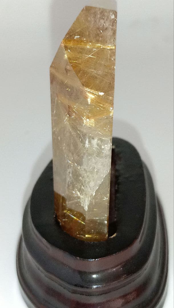 レア ゴールド タイチン ルチル 原石 クラスター 台座付き 高さ7.1cm