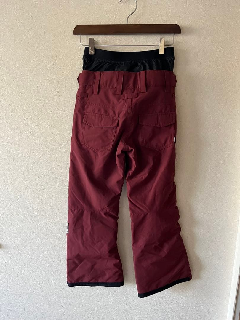 NIKITA スノーボードウェア/子供用 サイズ140/ 新品未使用