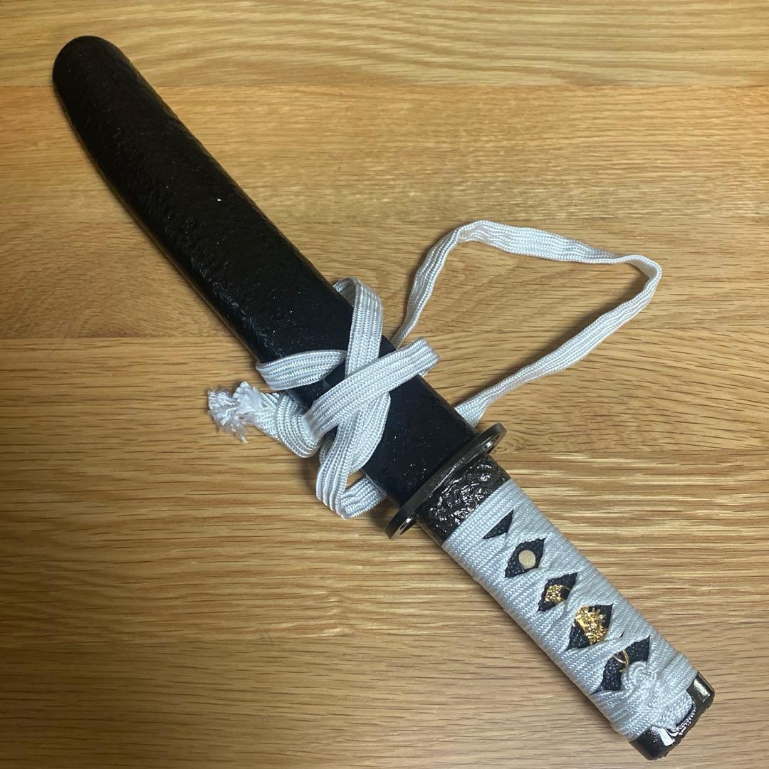 模造刀　短刀　「薬研藤四郎(やげんとうしろう)」