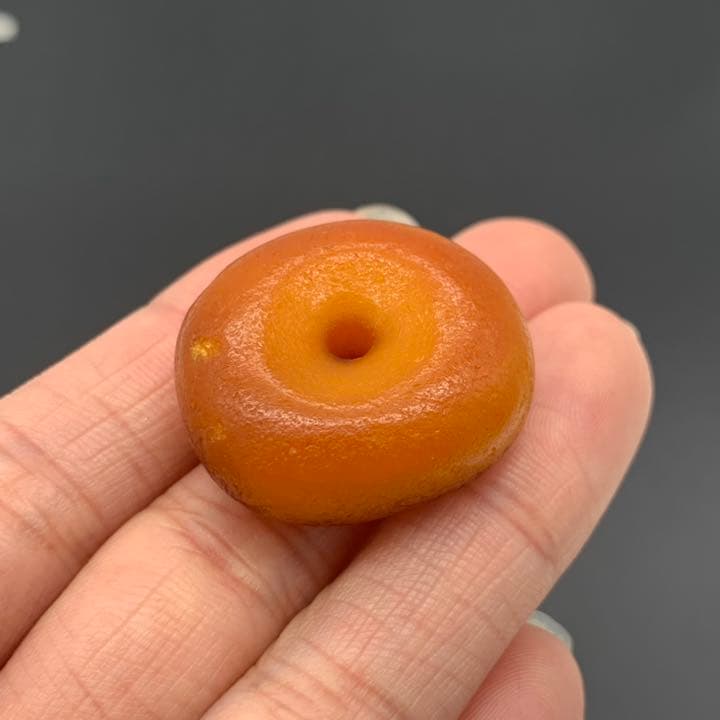 【アンティーク ビーズ】アンバー ビーズ 5.6g 24.6mm