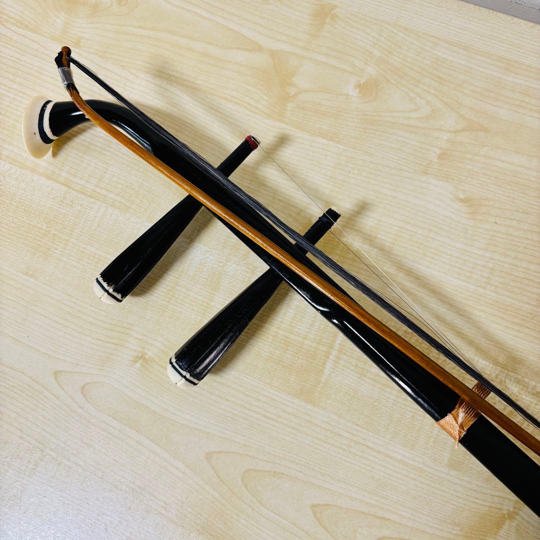 【希少品】　二胡　蟒皮色木二胡　弦楽器　へビ皮　送料込み　ケース付き