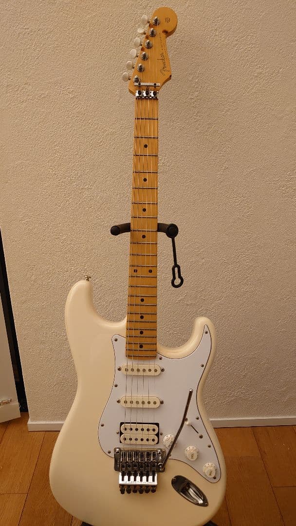 フェンダージャパン　ストラトキャスター　フロイドローズ　値引き交渉有り。