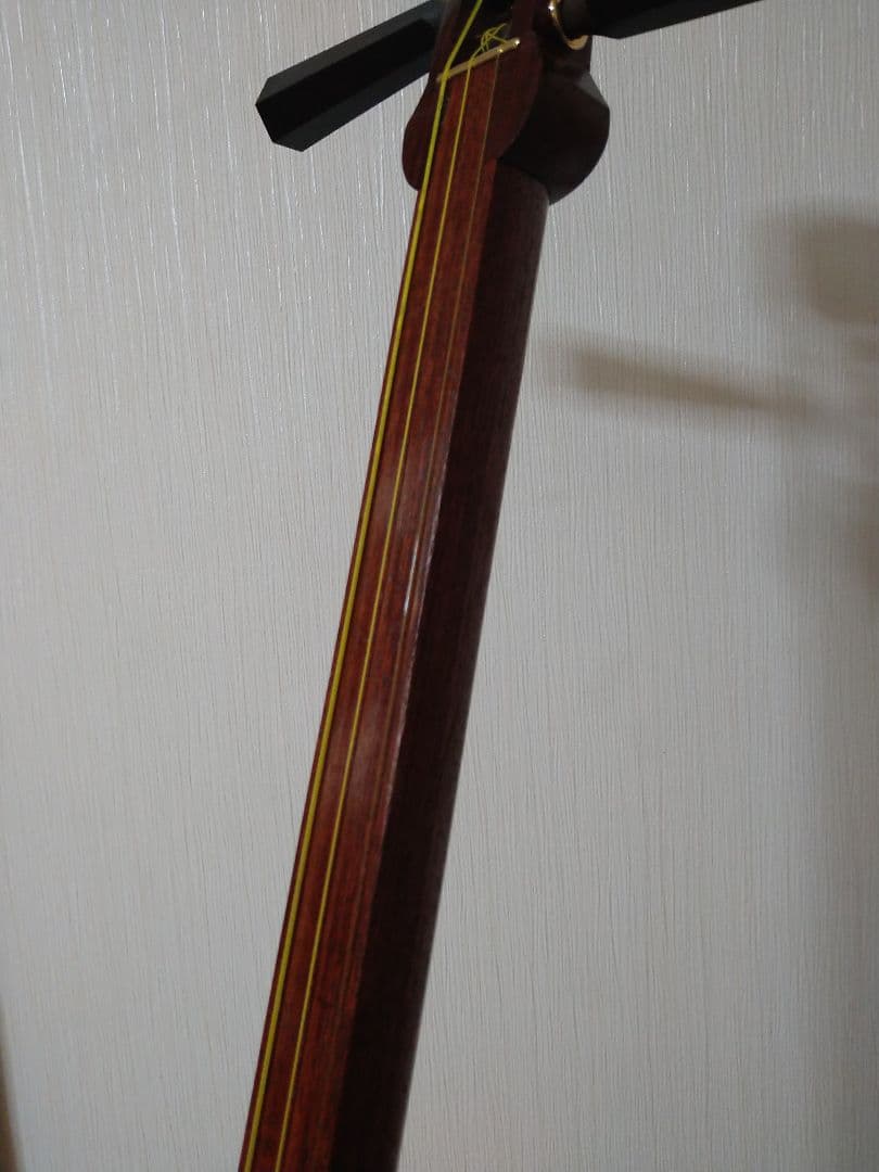 値下げ！　エレクトリック　津軽三味線　エレキ津軽三味線　ストラップピン付き