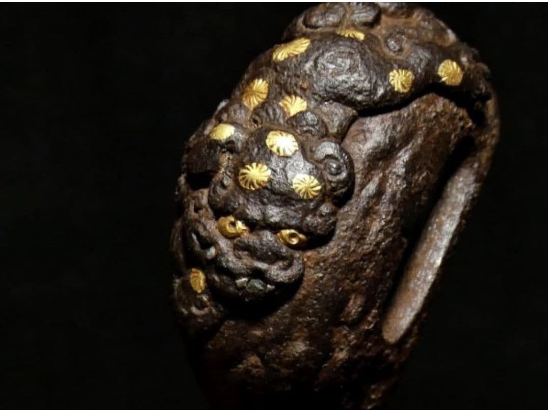 鉄製金箔装飾鍔