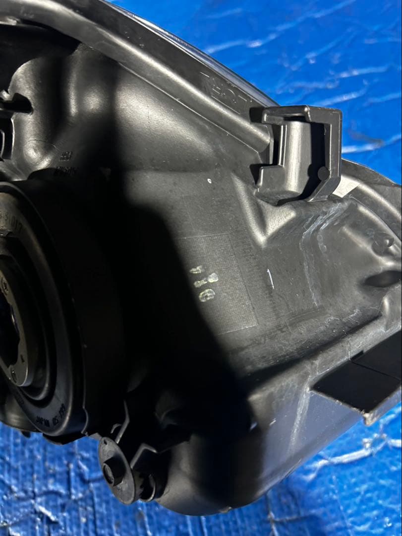 トヨタ　プリウスPHV ZVW35 ヘッドライト　訳アリ品