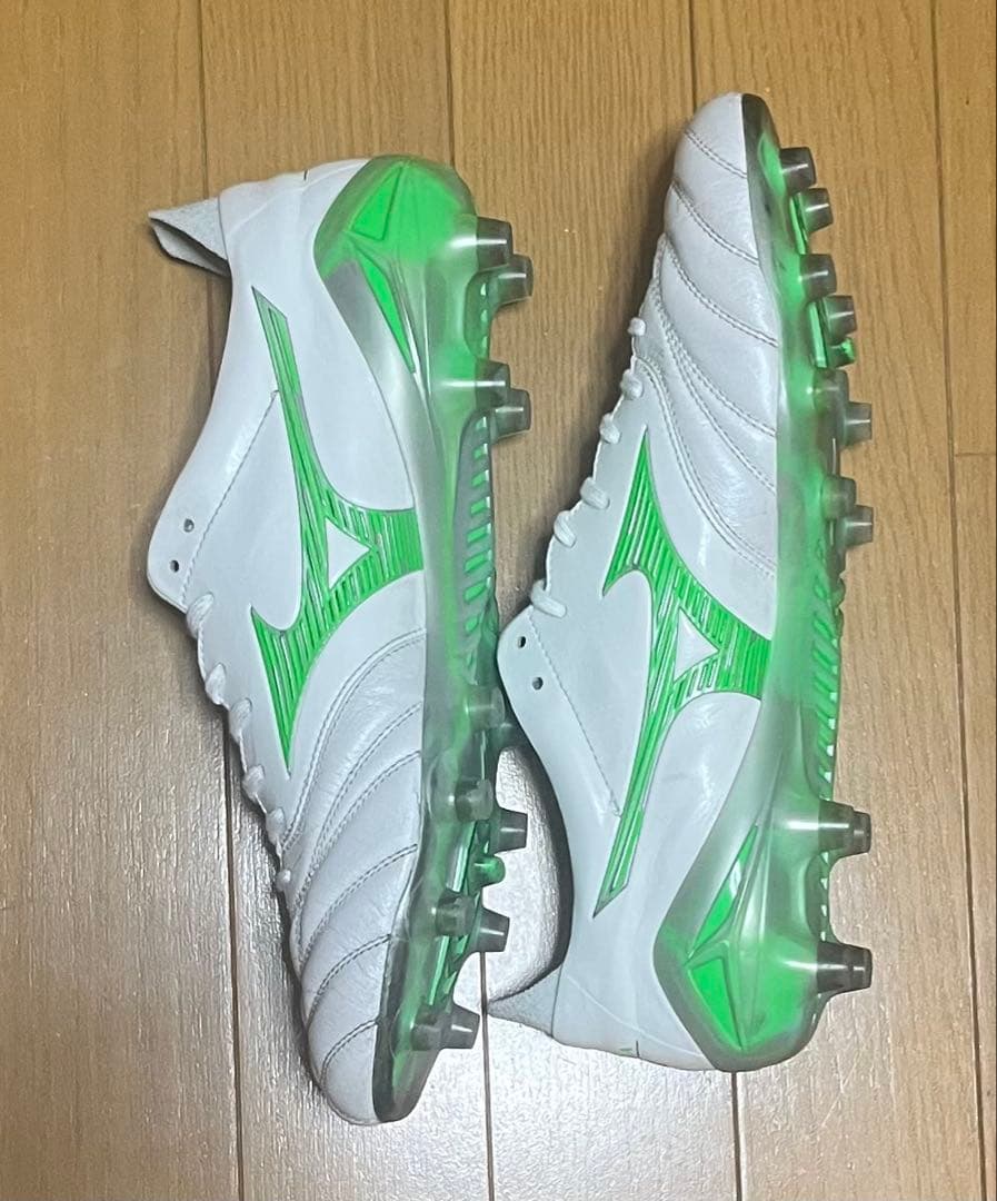 ミズノmizunoスパイクモレリアグリーン限定　ナイキアディダスアシックス