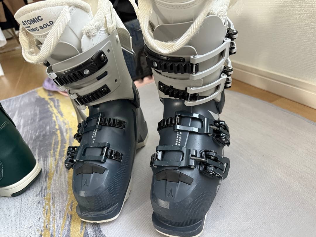 ATOMIC Mimic Gold スキー ブーツ(女性用)22.5cm