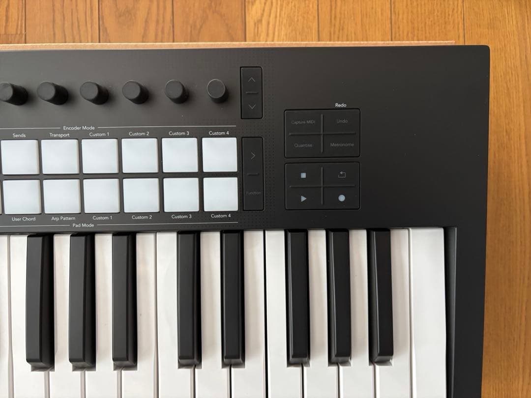 フラワーボックスNOVATION Launchkey 37 MK4