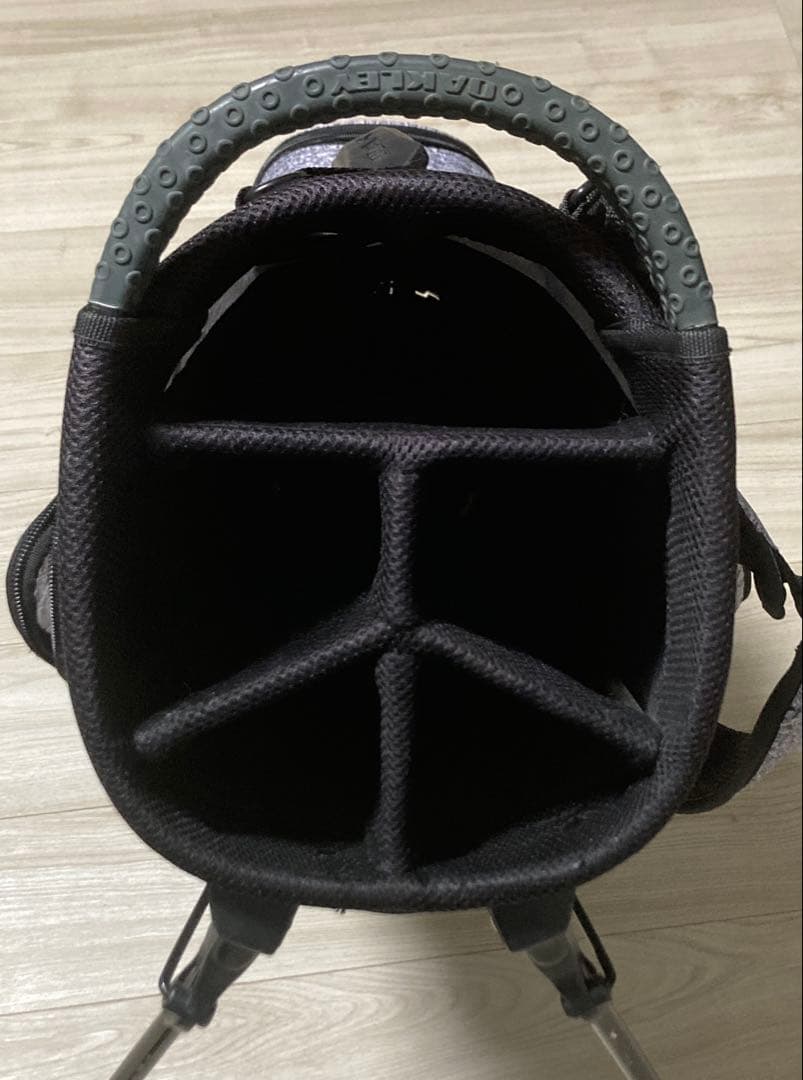 OAKLEY グレー キャディバッグ スタンド付き