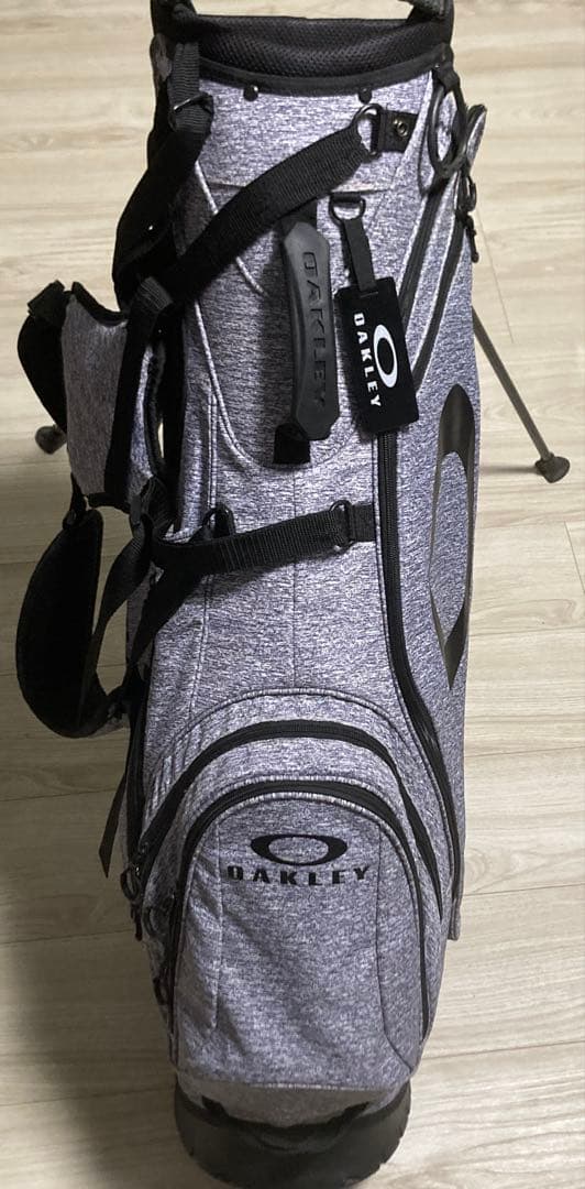OAKLEY グレー キャディバッグ スタンド付き