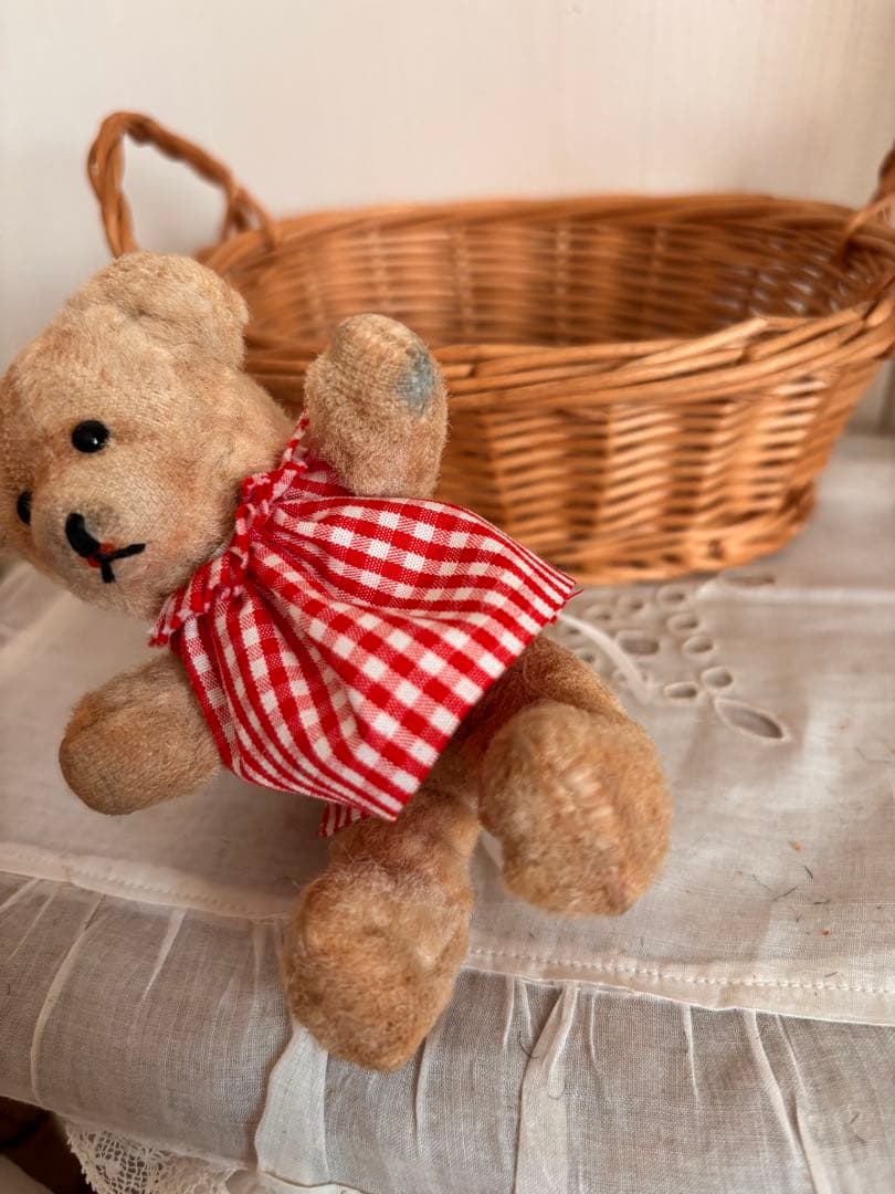 ミニベアちゃんʕ•ᴥ•ʔ赤いお洋服の子　アンティークベア　ヴィンテージベア