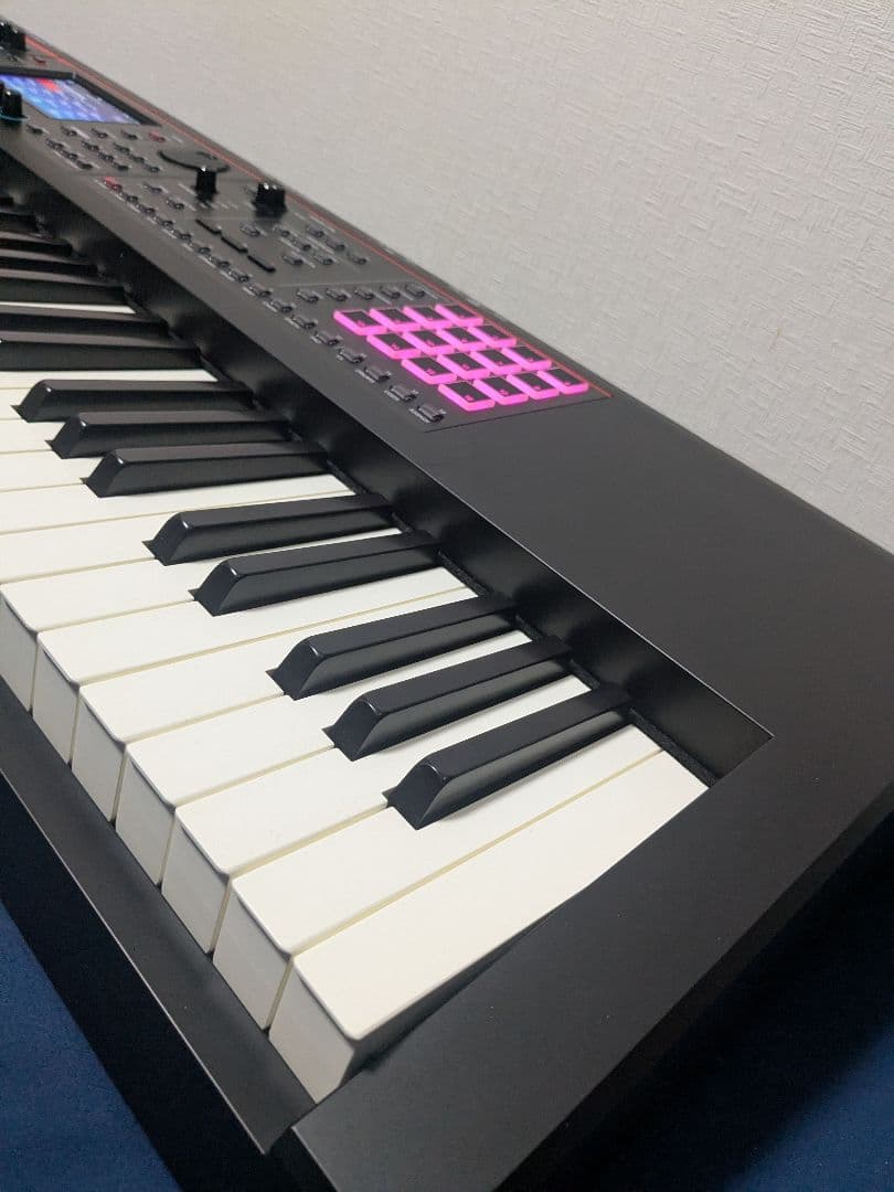 Roland fantom08 88鍵シンセサイザー