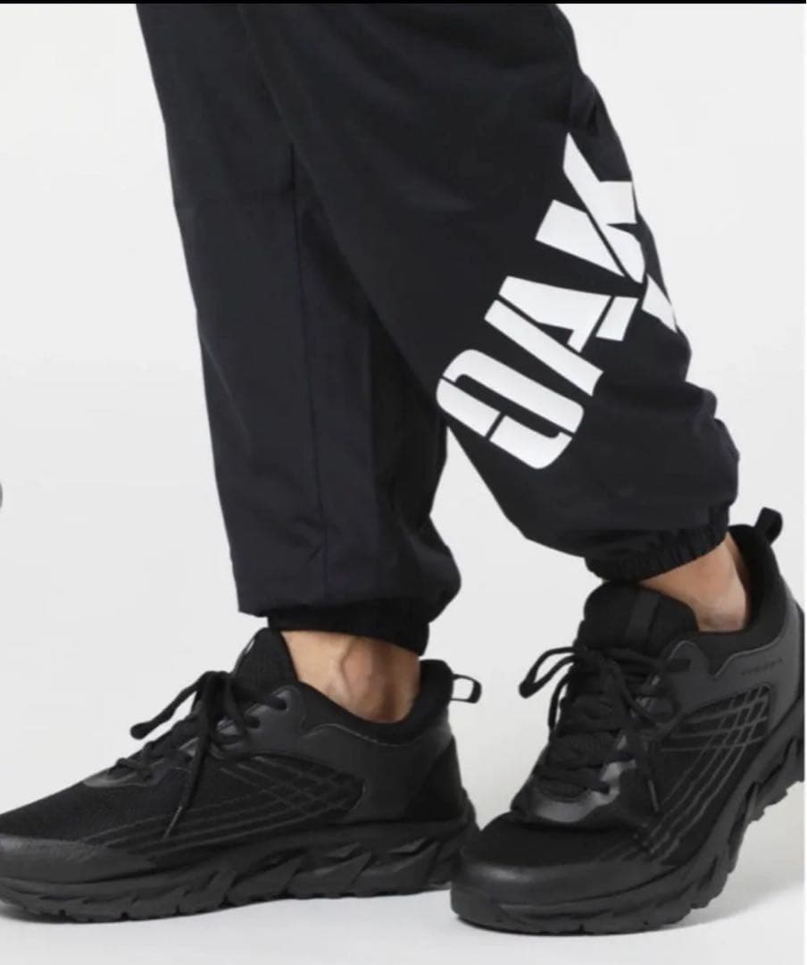 オークリー　メンズ　ウィンドブレーカー　軽量　撥水　ブラック　黒　上下　M