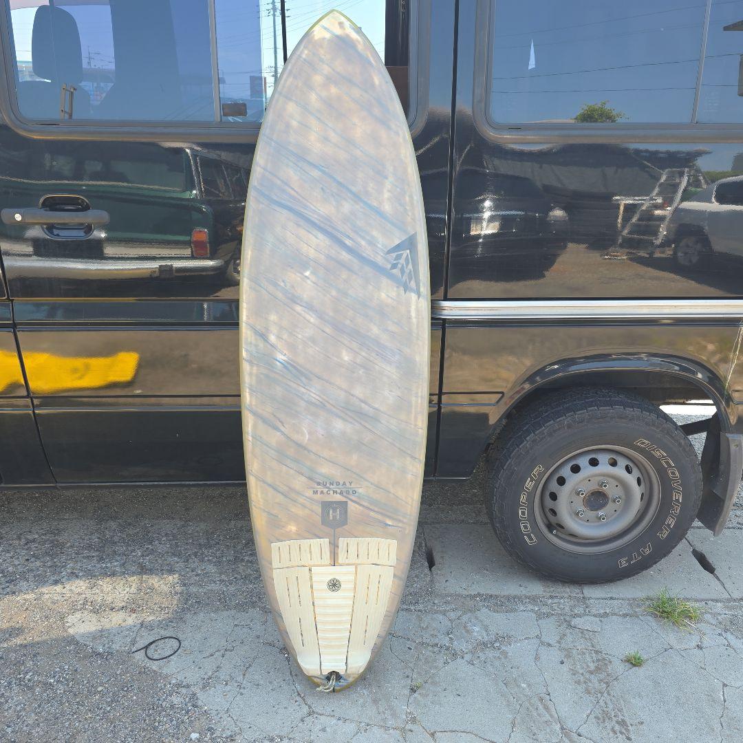 ファイヤーワイヤーSunday Machado サーフボード
