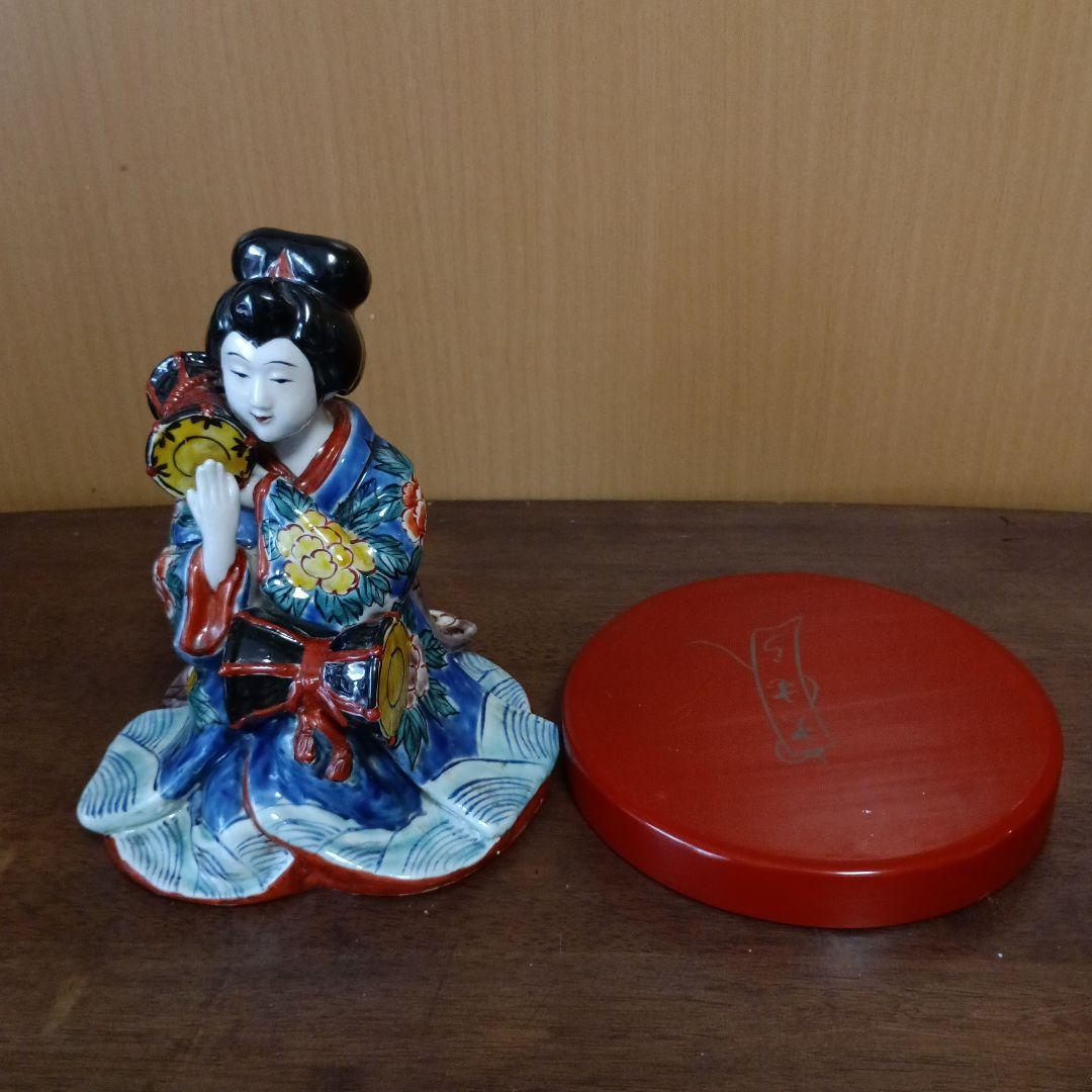 鼓を打つ舞妓さん　九谷焼　陶磁器 置物