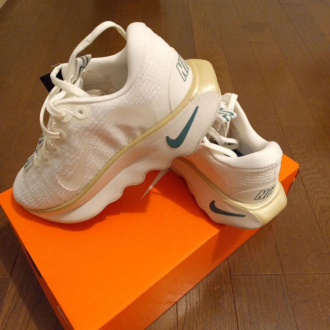 Nike DV1238-102 モティバ ウォーキングシューズ