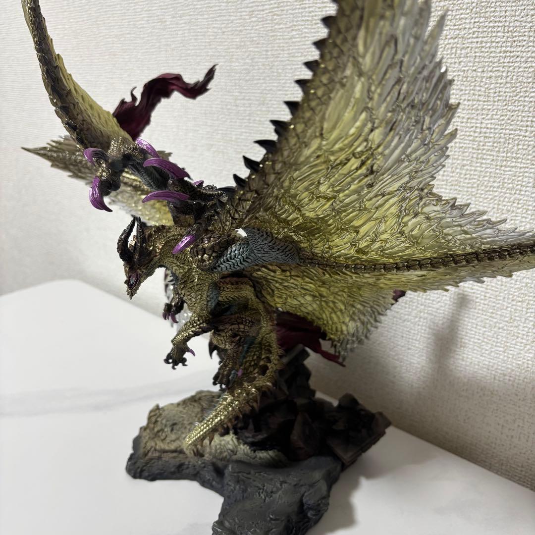 天廻龍 シャガルマガラ　フィギュア