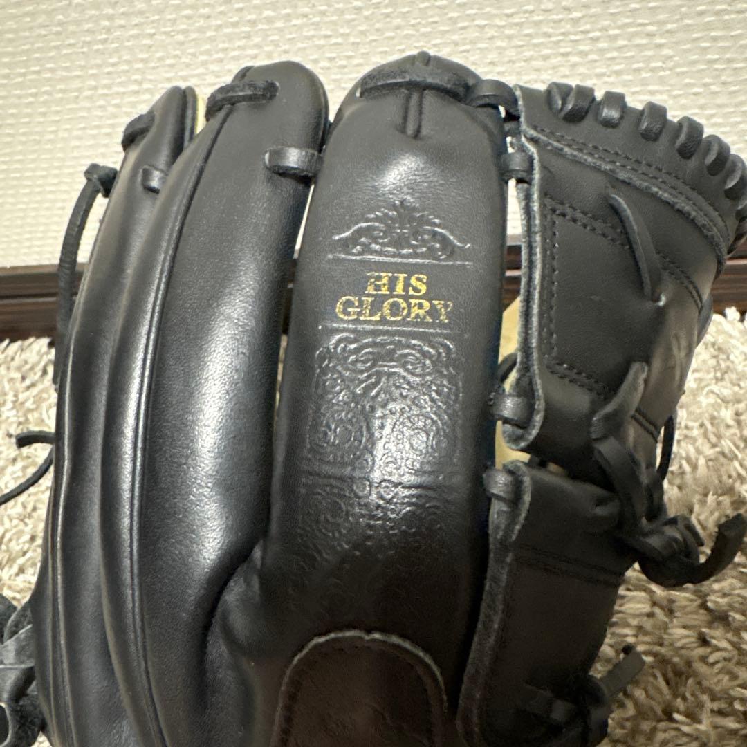 Absolutely Ridiculous \"Bible Glove\"硬式投手用