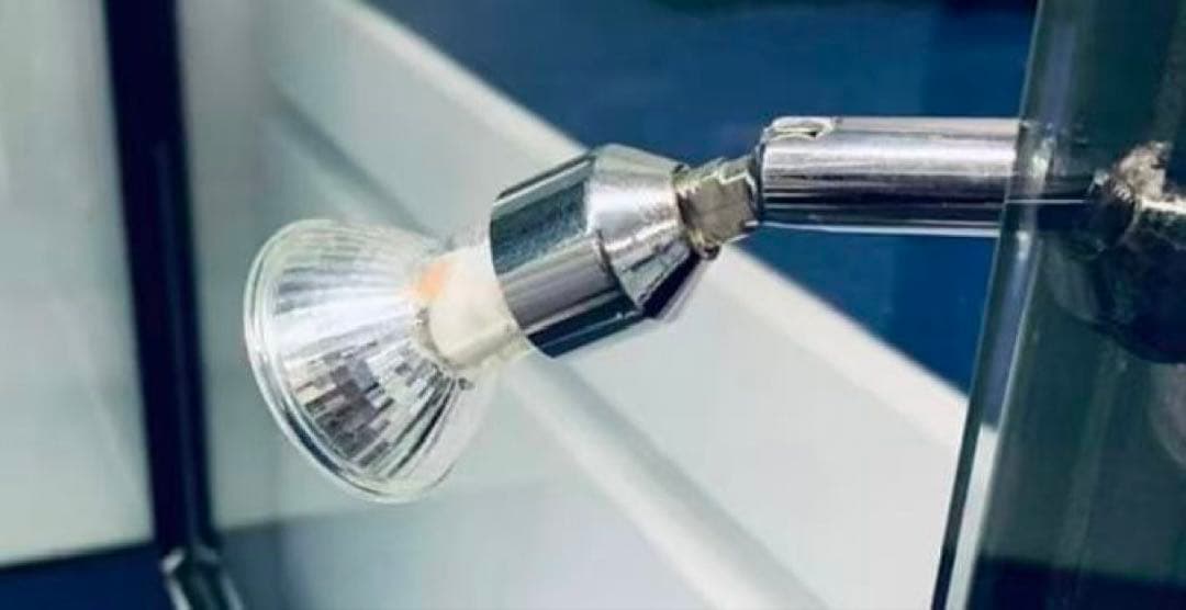 ①特注展示用高級LEDライト付き鍵付／2枚棚／強化ガラスショーケース