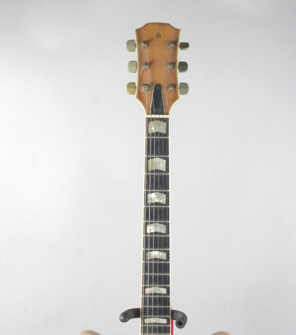 YAMAHA セミアコエレキギター